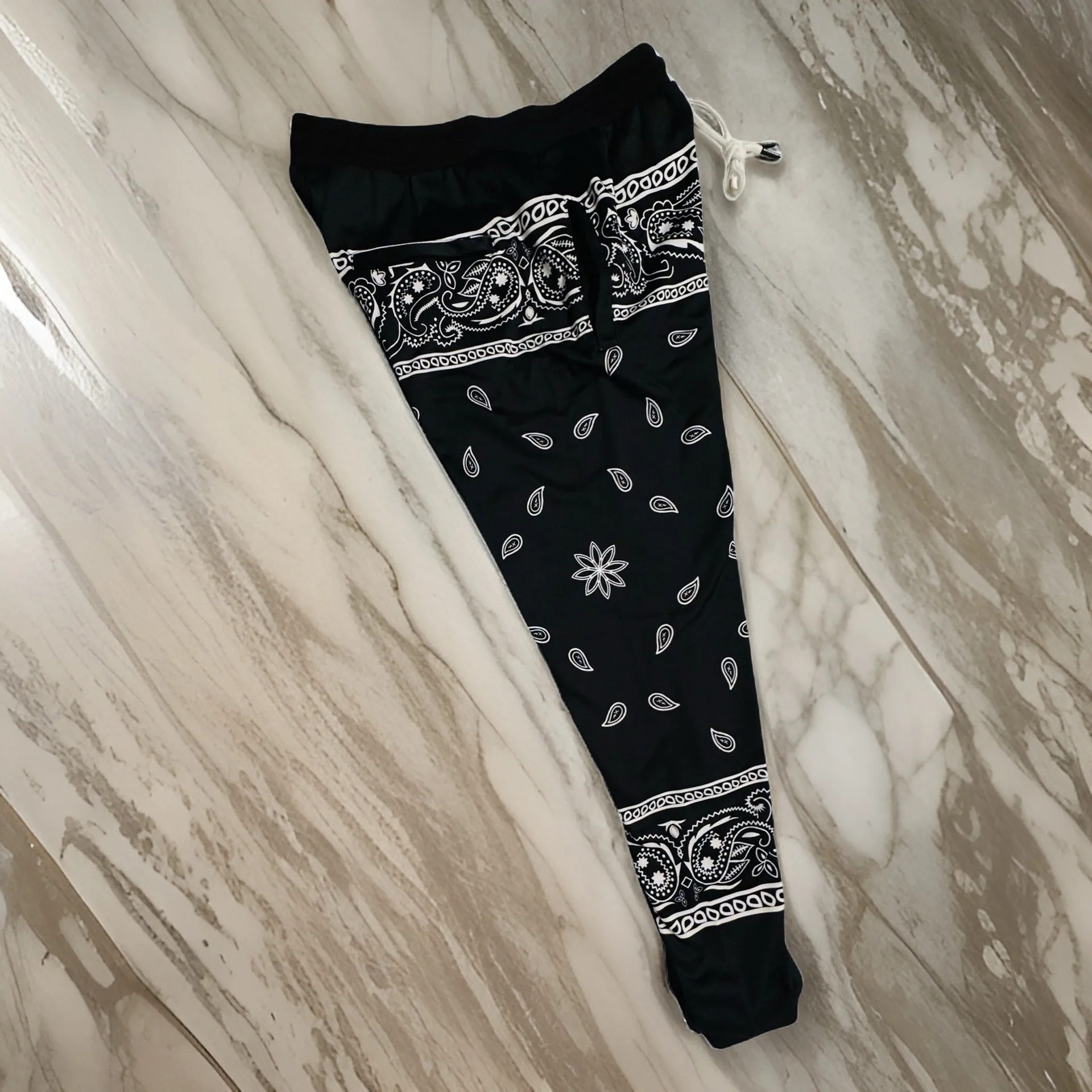 *FLIGHT 23* BLACK BANDANA / PAISLEY JOGGER SWEATPANTS (FLEECE LINED) (BACK ZIP POCKET)