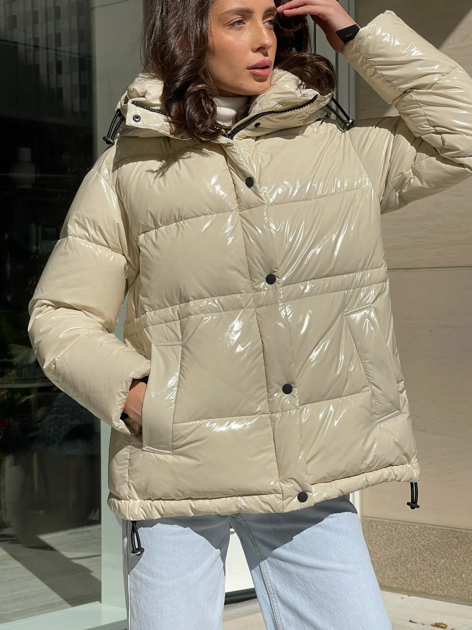 Premium Gia Laqué Hooded Down Jacket with Enhanced Features