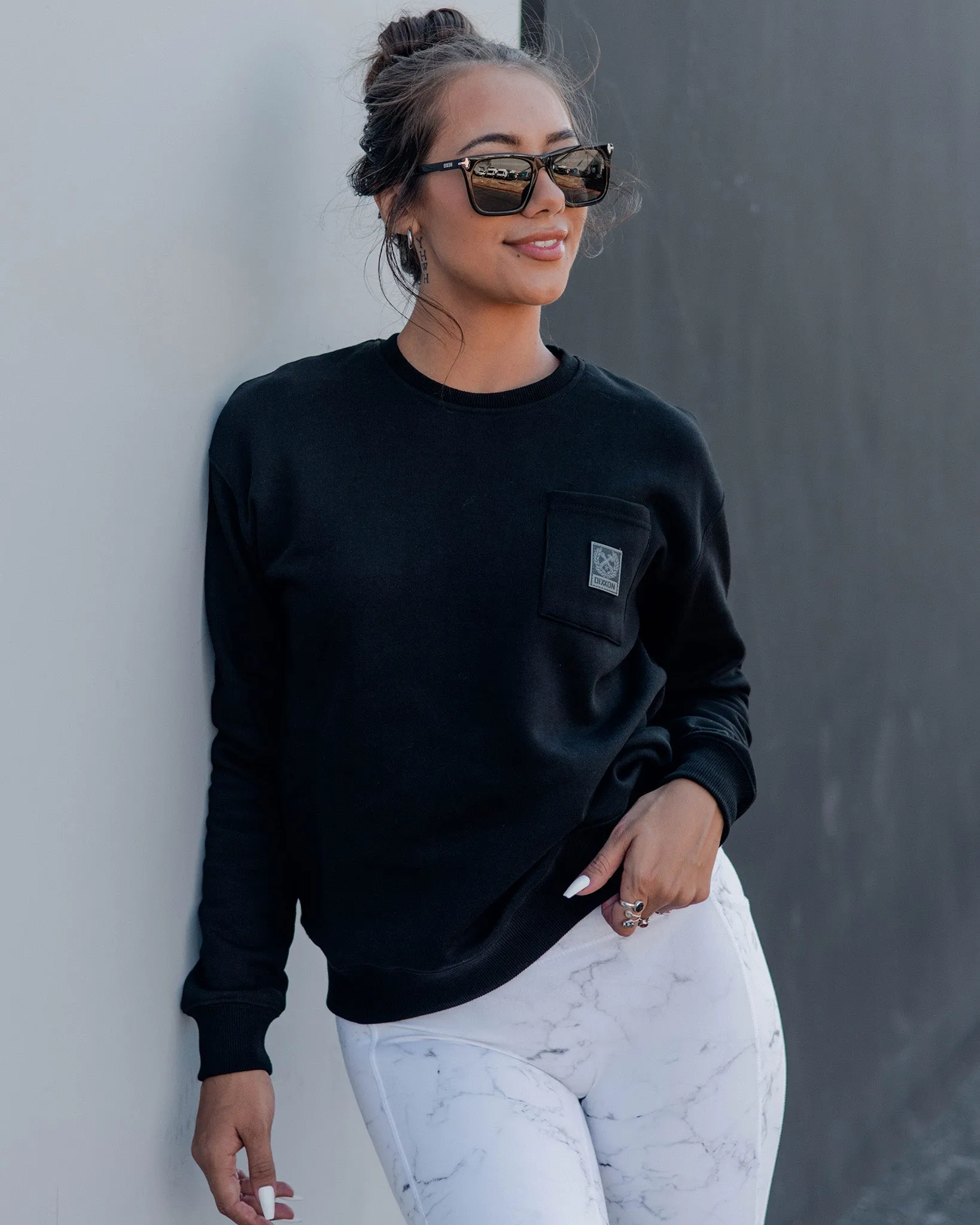 Women's Pocket Crewneck Sweatshirt - Black