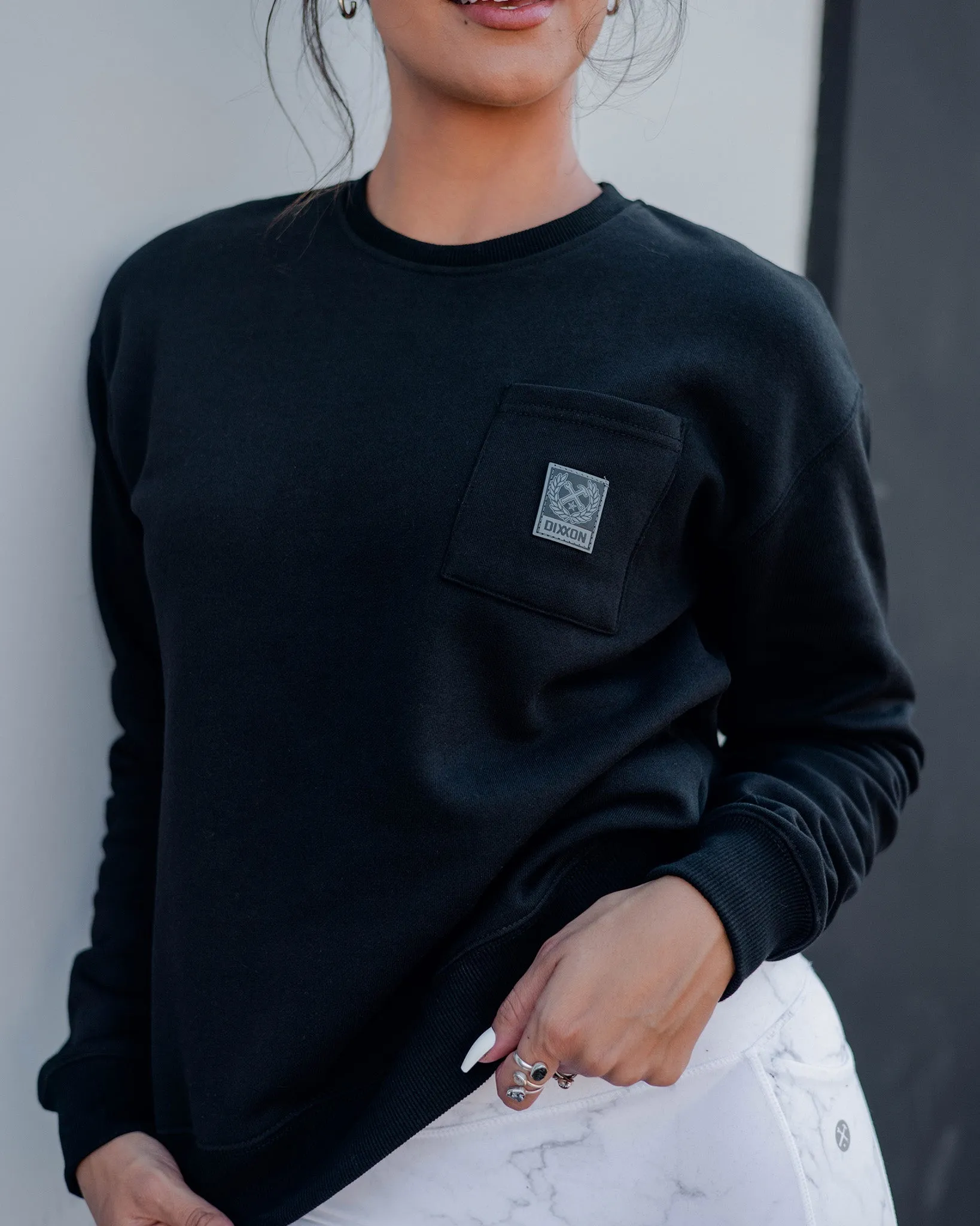 Women's Pocket Crewneck Sweatshirt - Black